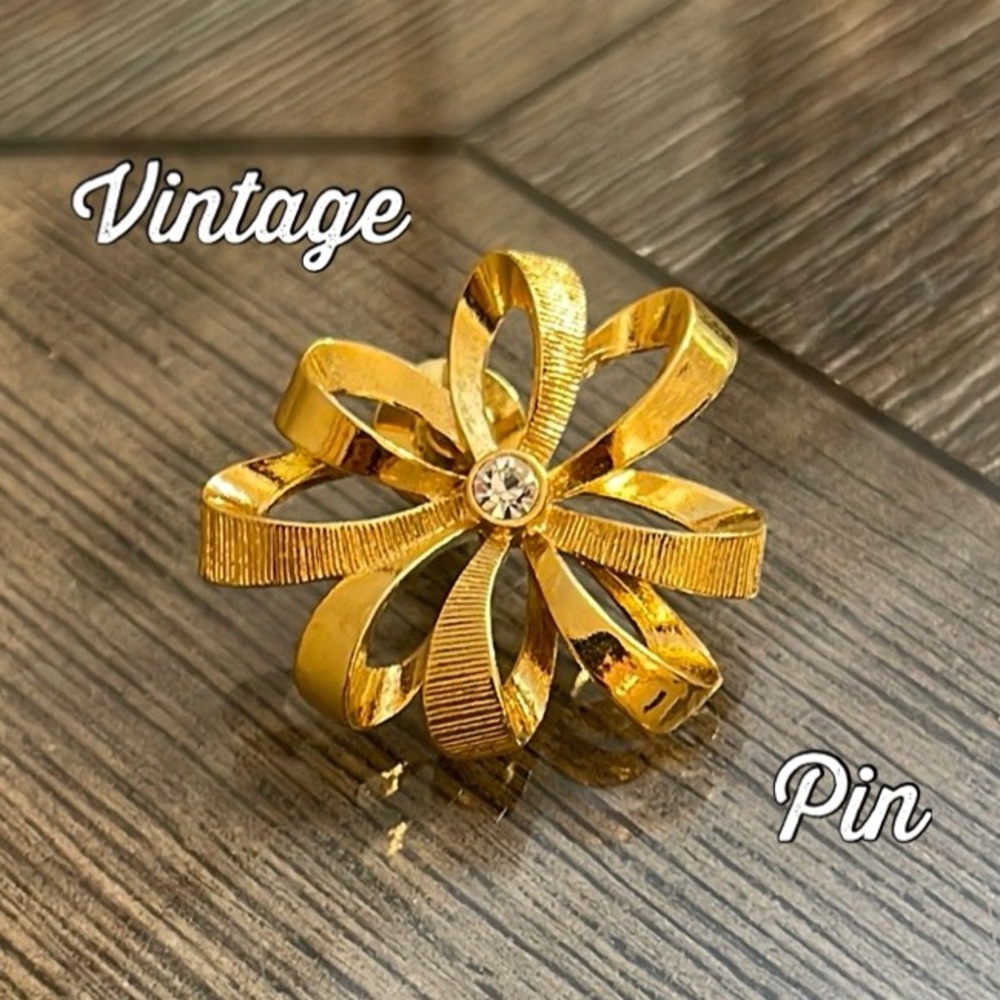 Vintage 1990 Avon Ribbon Sparkle Gift Set Tack Pin - No Earrings
